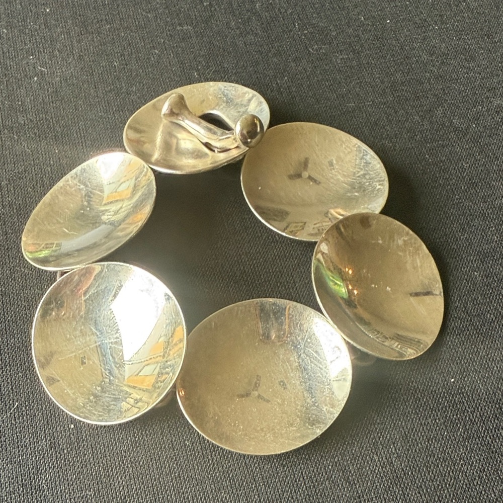 Chic Silver Disc Bracelet